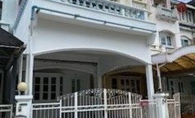 Casa adosada en alquiler de 3 habitaciones en Lak Si, Bangkok