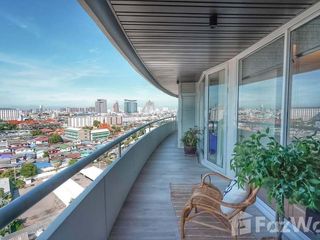 For rent 2 bedrooms condo in Bang Phlat, Bangkok