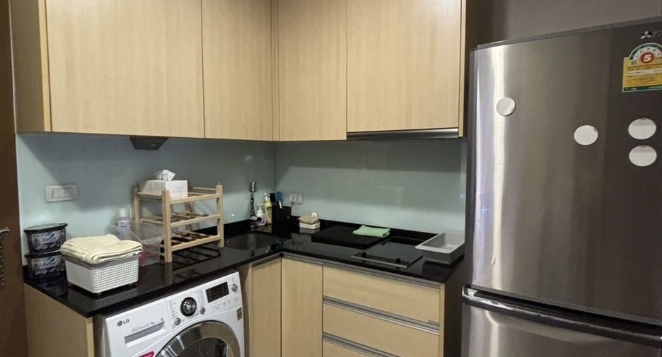 Wohnung zur Miete mit Studio in Sathon, Bangkok