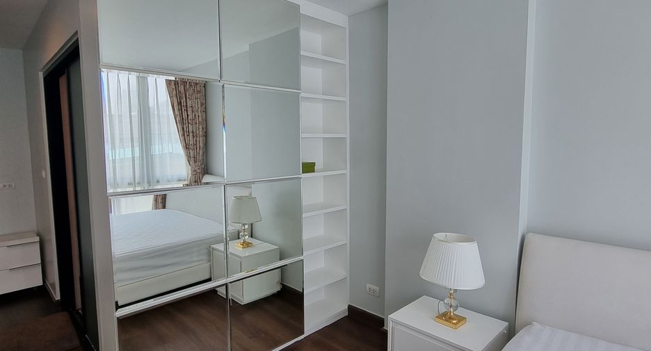 For rent 2 bedrooms condo in Watthana, Bangkok