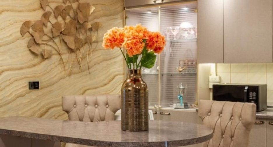 For rent 3 bedrooms condo in Khlong Toei, Bangkok