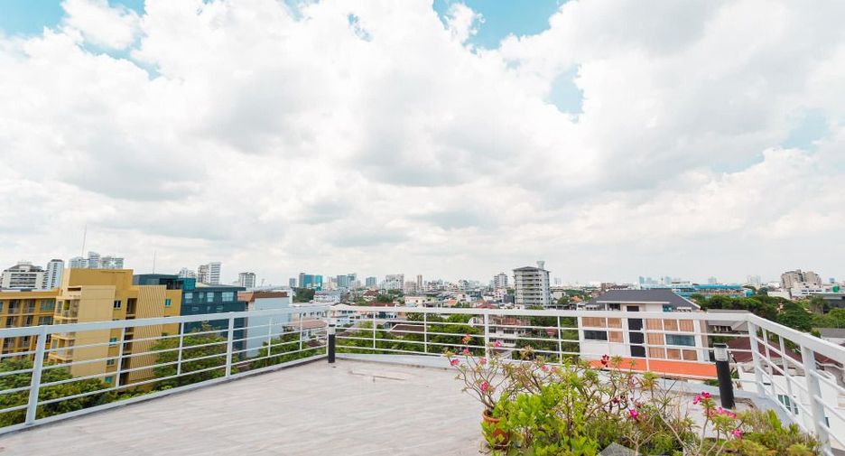For rent 3 bedrooms condo in Khlong Toei, Bangkok