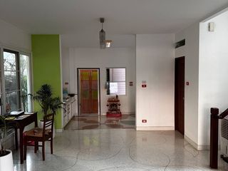 For rent 2 ベッドルーム house in Din Daeng, Bangkok