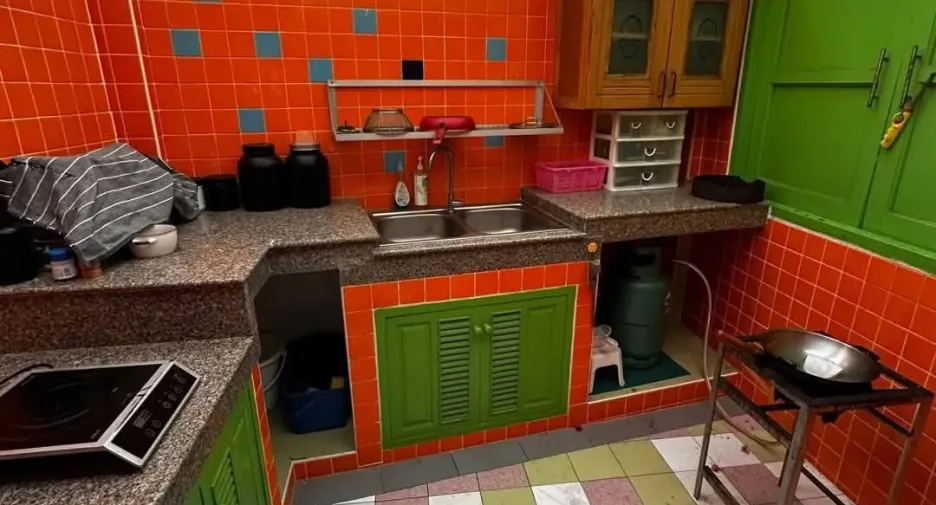 For rent 2 bedrooms house in Din Daeng, Bangkok