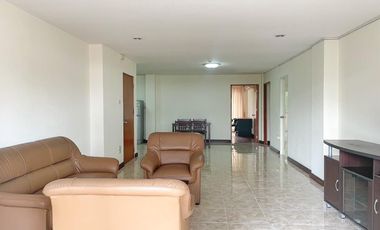 For rent 2 bedrooms apartment in Khlong Toei, Bangkok