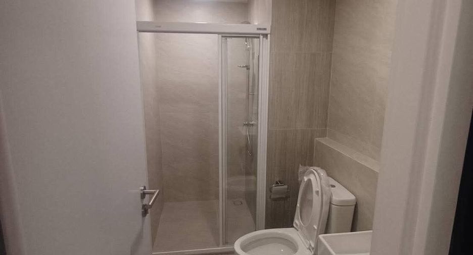 Condo en alquiler de 2 habitaciones en Huai Khwang, Bangkok