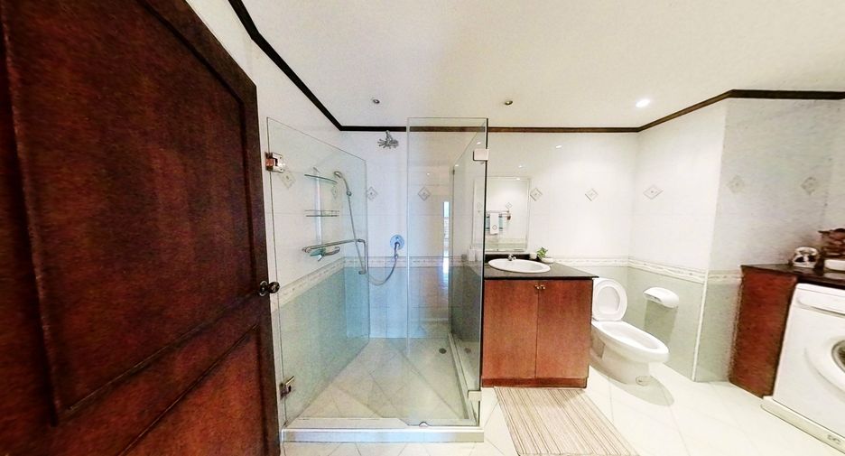 For rent 1 bed condo in Watthana, Bangkok