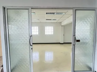 Аренда офис в Кхлонг Тоеи, Бангкок