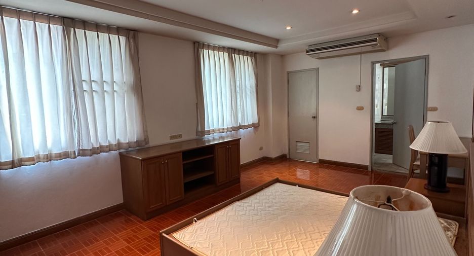 For rent 2 bedrooms apartment in Sathon, Bangkok