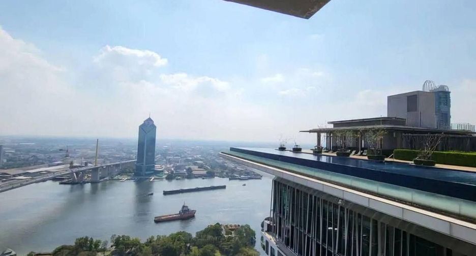 For rent 2 bedrooms condo in Yan Nawa, Bangkok