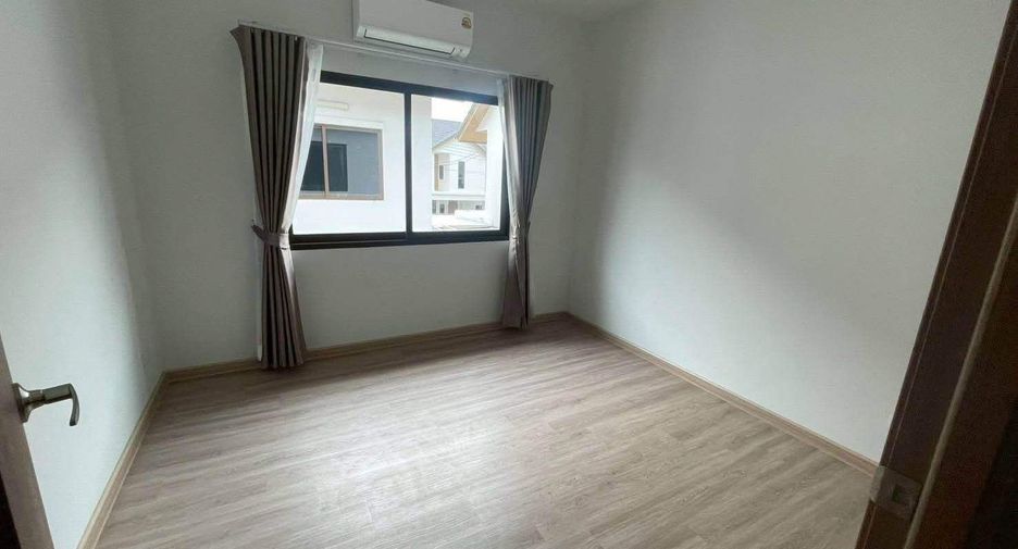 For rent 3 bedrooms house in Khlong Sam Wa, Bangkok