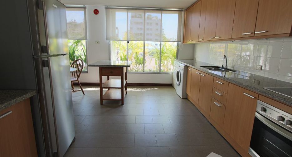 Condo en alquiler de 3 habitaciones en Sathon, Bangkok