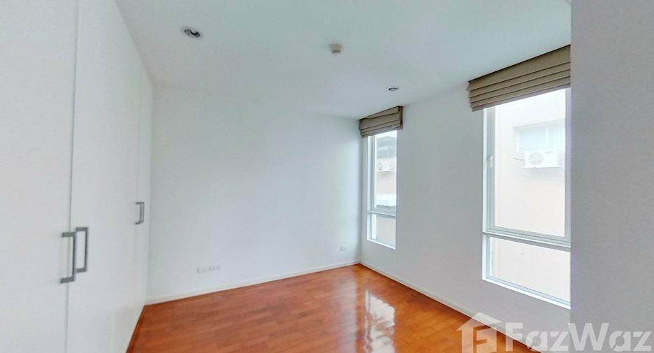 For rent 3 bedrooms condo in Khlong Toei, Bangkok