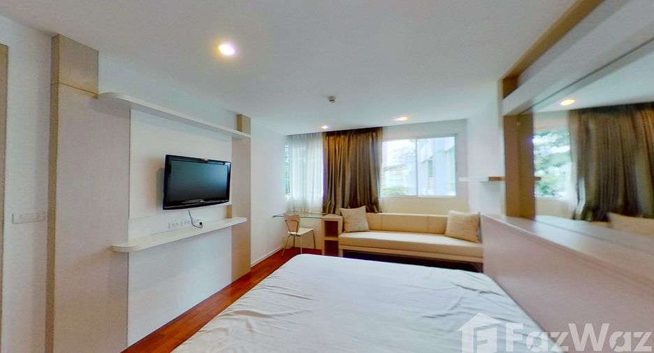 For rent 3 bedrooms condo in Khlong Toei, Bangkok