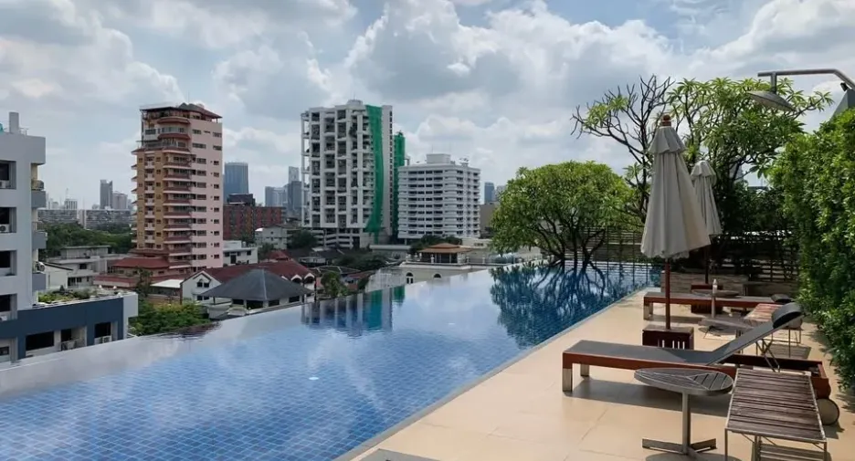 For rent 3 bedrooms condo in Khlong Toei, Bangkok