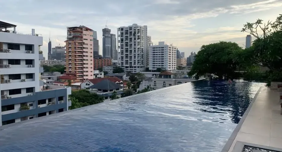 For rent 3 bedrooms condo in Khlong Toei, Bangkok