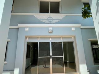 For rent 4 bedrooms house in Phra Khanong, Bangkok
