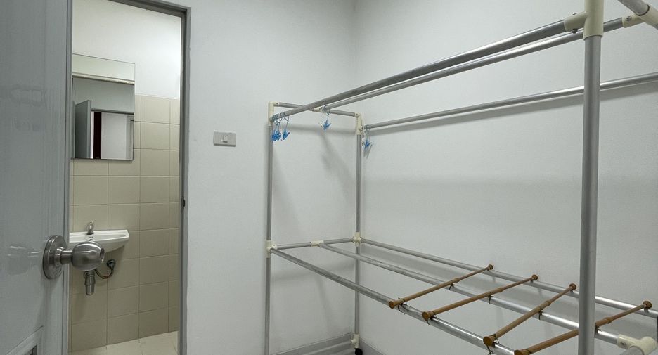 Condo en alquiler de 3 habitaciones en Khlong Toei, Bangkok