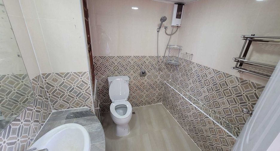For rent 2 bedrooms condo in Sathon, Bangkok
