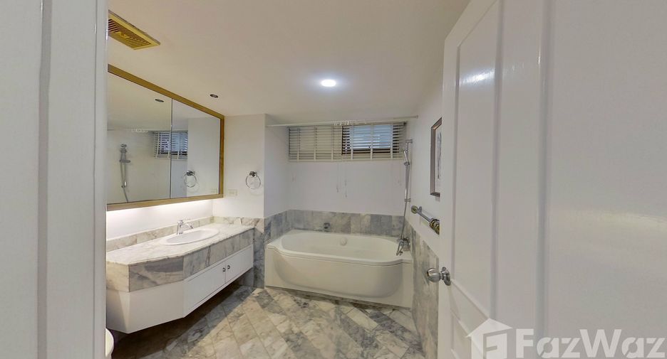 Condo en alquiler de 3 habitaciones en Watthana, Bangkok