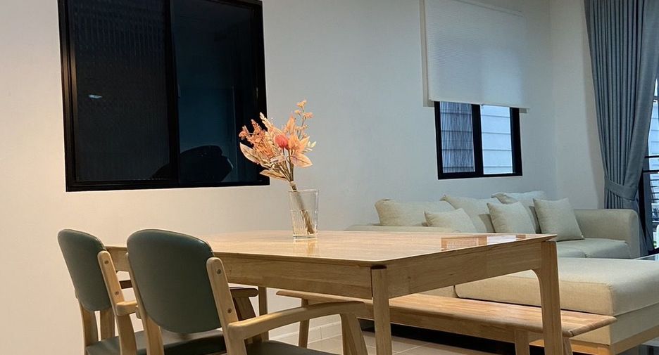 Reihenhaus zur Miete mit 4 Zimmer in Wang Thonglang, Bangkok