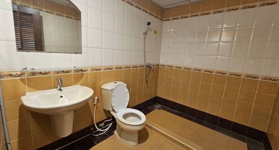 For rent 2 bedrooms condo in Bang Phlat, Bangkok