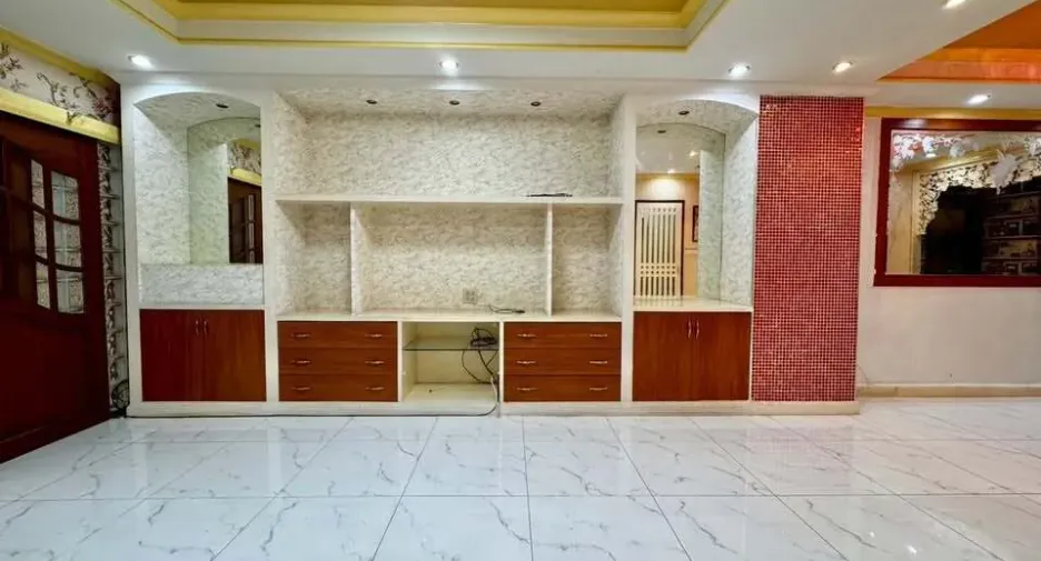 Reihenhaus zur Miete mit 3 Zimmer in Bangkok Noi, Bangkok