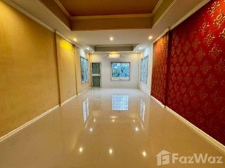 For rent 3 ベッドルーム townhouse in Bangkok Noi, Bangkok