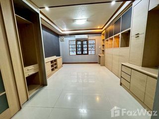 For rent 3 ベッドルーム townhouse in Bangkok Noi, Bangkok