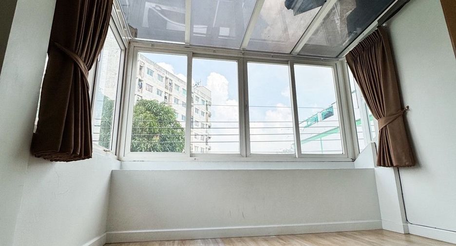 出租 3 卧室 独立屋 在 Lat Phrao, 曼谷