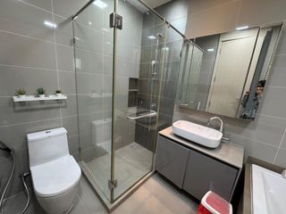 Аренда 2 спальни кондо в Ратчатхещи, Бангкок