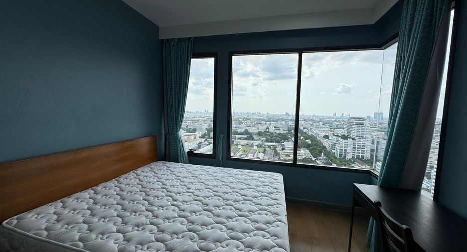 For rent 2 bedrooms condo in Ratchathewi, Bangkok