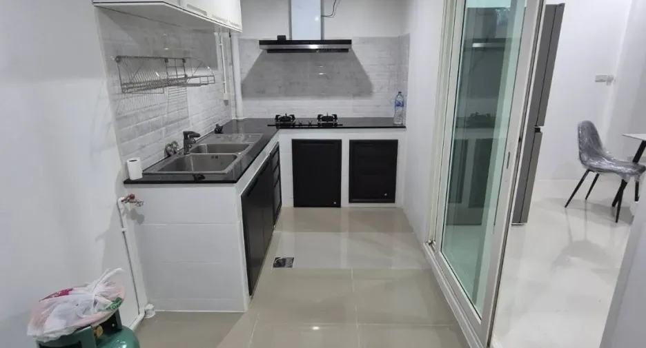 For rent 3 bedrooms townhouse in Sai Mai, Bangkok