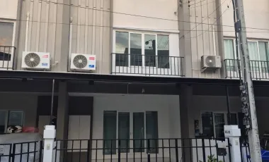 For rent 3 bedrooms townhouse in Sai Mai, Bangkok