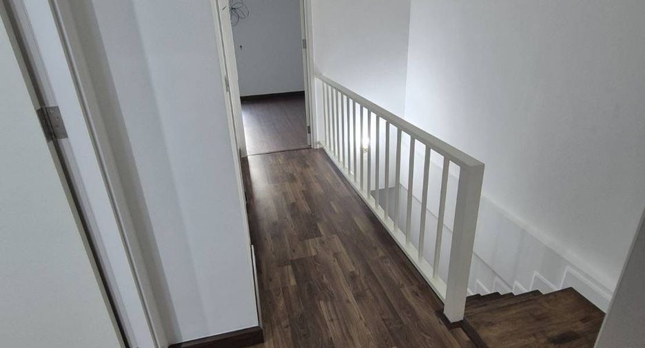 出租 3 卧室 联排别墅 在 Sai Mai, 曼谷