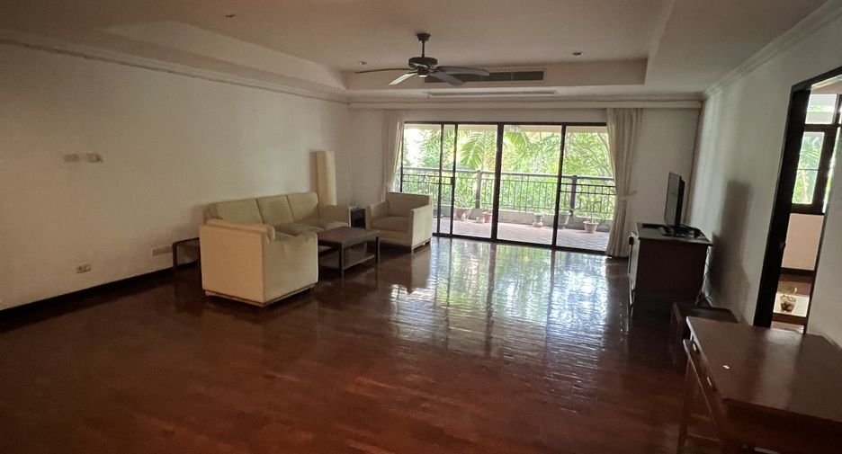 For rent 3 bedrooms apartment in Khlong Toei, Bangkok