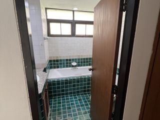 Apartment zur Miete mit 3 Zimmer in Khlong Toei, Bangkok