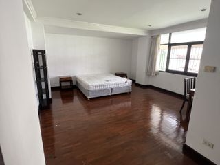 Apartment zur Miete mit 3 Zimmer in Khlong Toei, Bangkok