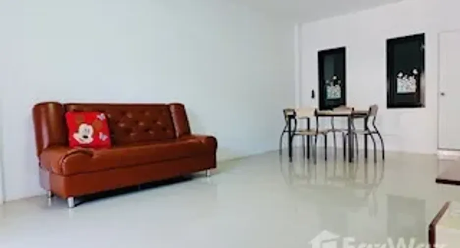 Reihenhaus zur Miete mit 3 Zimmer in Prawet, Bangkok