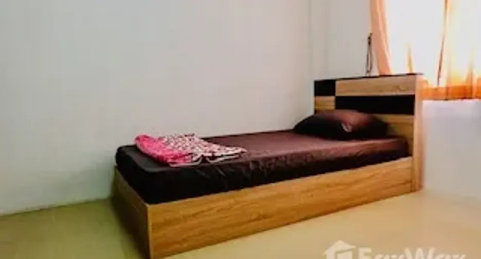 For rent 3 bedrooms townhouse in Prawet, Bangkok