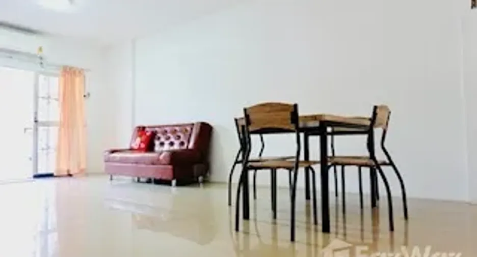 For rent 3 bedrooms townhouse in Prawet, Bangkok