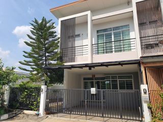For Rent 3 Bedroom Townhouse In Bang Khae, Bangkok