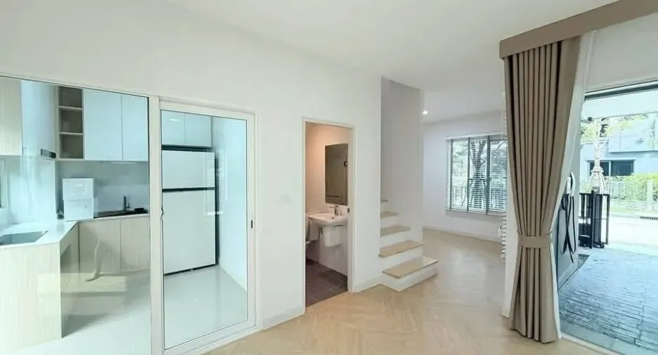 For rent 3 bedrooms house in Prawet, Bangkok