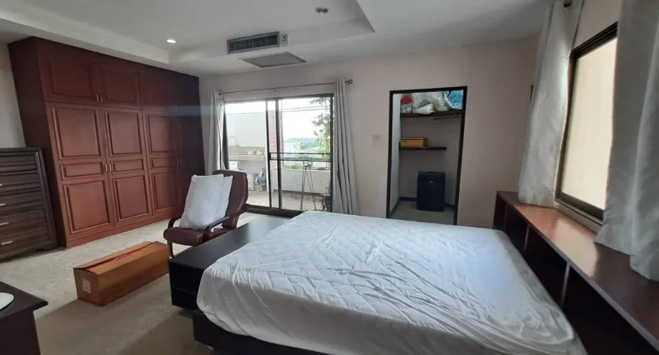 For rent 2 bedrooms condo in Bang Na, Bangkok