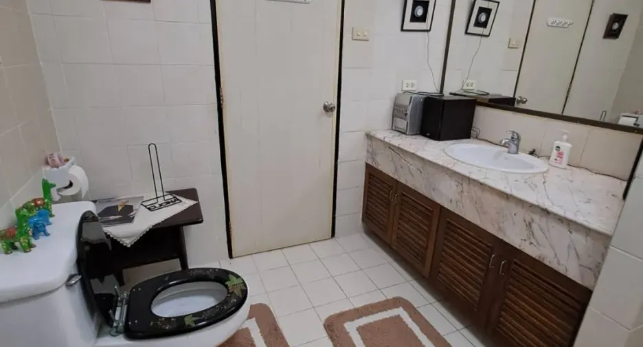For rent 2 bedrooms condo in Bang Na, Bangkok