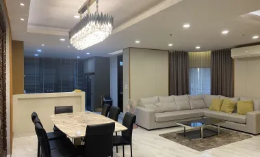For rent 3 bedrooms condo in Pathum Wan, Bangkok
