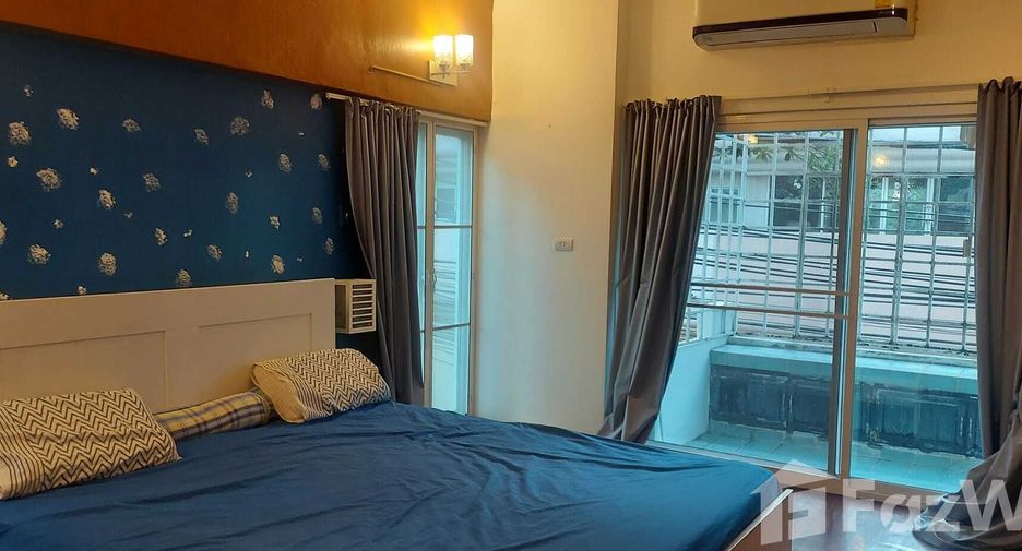 À louer 3 chambres appartement à Sathon, Bangkok