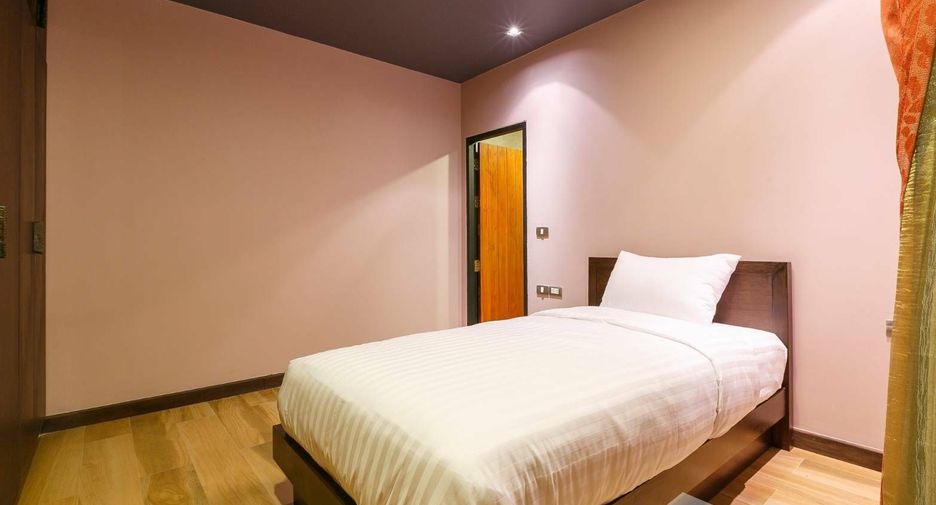 For rent 4 bedrooms villa in Bang Na, Bangkok