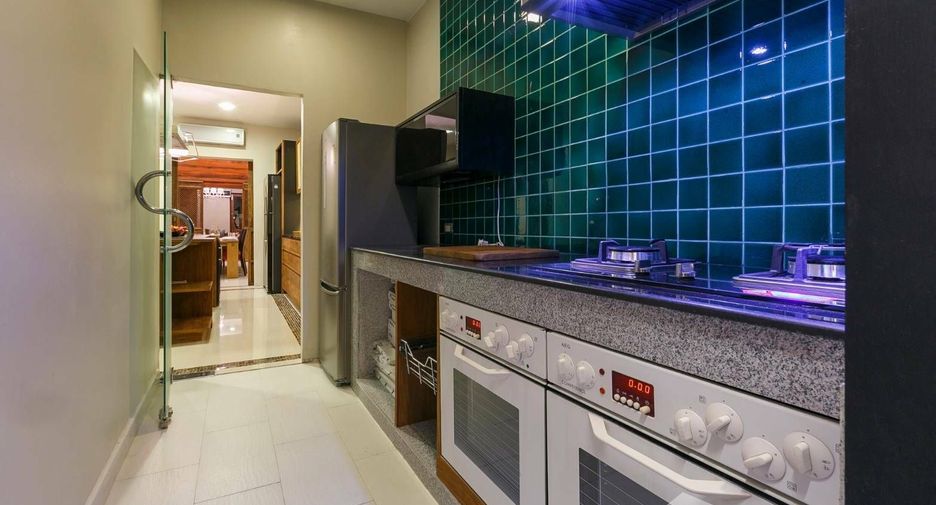For rent 4 bedrooms villa in Bang Na, Bangkok