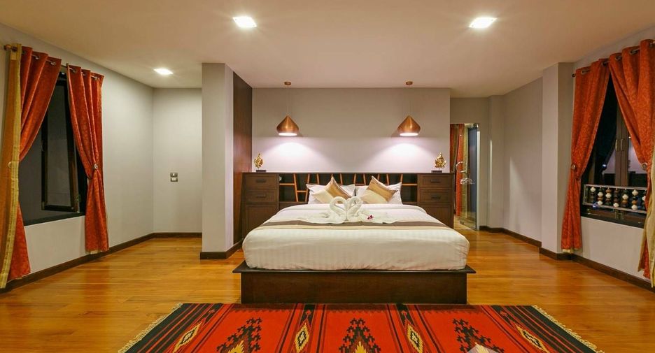 For rent 4 bedrooms villa in Bang Na, Bangkok
